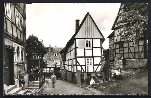 AK Korbach /Waldeck, Im Tempel, Fachwerkhäuser, Strassenansicht