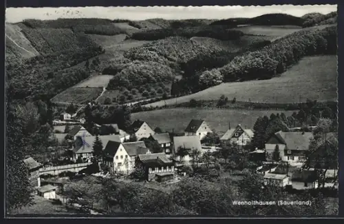 AK Wenholthausen /Sauerland, Ortsansicht, umgeben von Hügeln und Wäldern