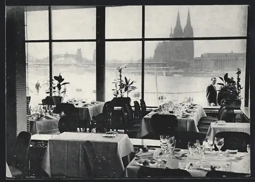 AK Köln, Rheinterrasse am Tanzbrunnen, Blick auf Kölner Dom und Hohenzollernbrücke