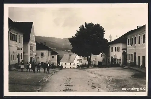 AK Ulrichsberg /O.-Oe., Strassenpartie mit Kindern