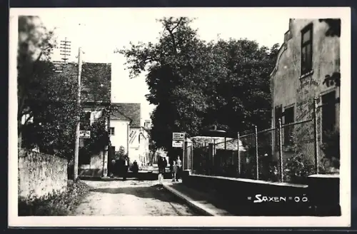 AK Saxen /O.-Oe., Strassenpartie im Ort