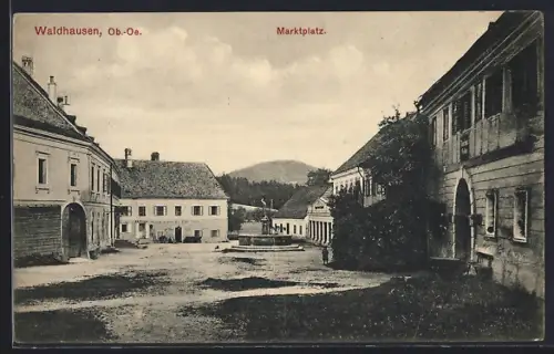 AK Waldhausen /O.-Oe., Marktplatz mit Gasthof zur Post