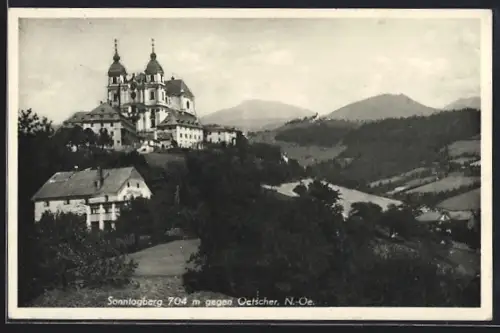 AK Sonntagberg /N.-Oe., Blick auf den Ort gegen Oetscher