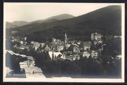AK Badenweiler, Ortsansicht mit Kirche und Burgruine