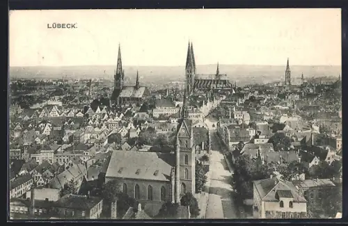 AK Lübeck, Stadtansicht mit Kirchen und Altstadt