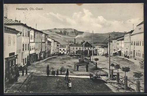 AK Haslach /Ob.-Oest., Strassenpartie mit Geschäften