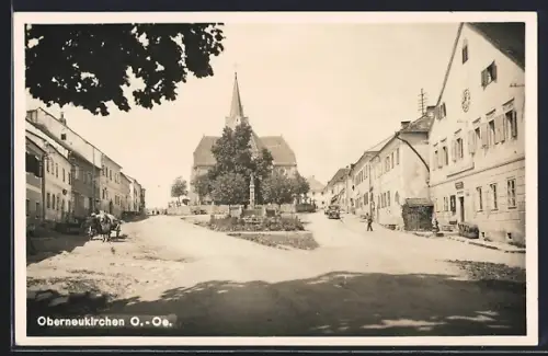 AK Oberneukirchen /O.-Oe., Strassenpartie mit Gasthaus