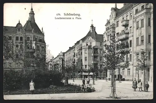 AK Schöneberg, Leuthenstrasse und Platz mit Geschäft von Wilhelm Hass