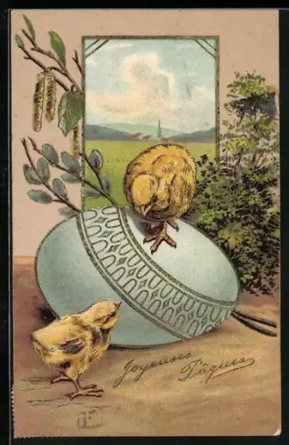 Künstler-AK Zwei Osterküken mit einem riesigen Osterei, Joyeuses Paques