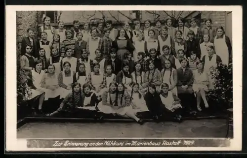 AK Rastatt, Nähkurs im Marienhaus 1929