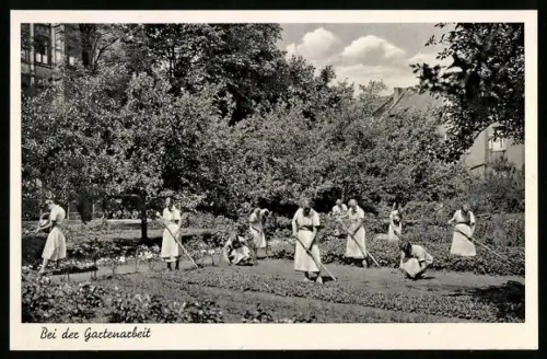 AK Hannover, Städtische Gewerbe- und Haushaltungsschule, Gartenarbeit, Freytagstrasse 6