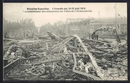 AK Brüssel, Exposition 1910, Amoncellement des charpentes du Palais de l'Alimentation