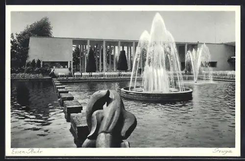 AK Essen, Grugapark, Wasserbecken mit Springbrunnen, Säulen-Flachbau