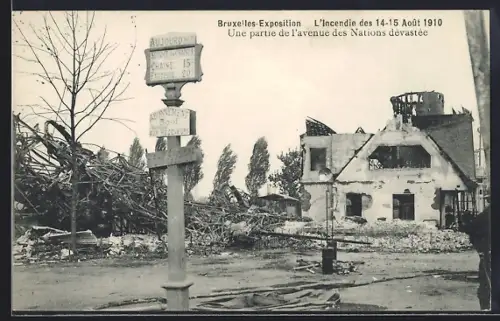 AK Bruxelles, Exposition 1910, L`Incendie, Une partie de l`avenue des Nations dévastée