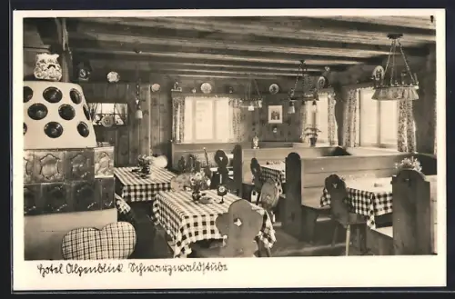 AK Höchenschwand i. Schwarzwald, Hotel Alpenblick, Gaststube mit Kachelofen