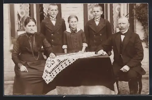 Foto-AK Heide /Holstein, Kaufmannsfamilie 1914