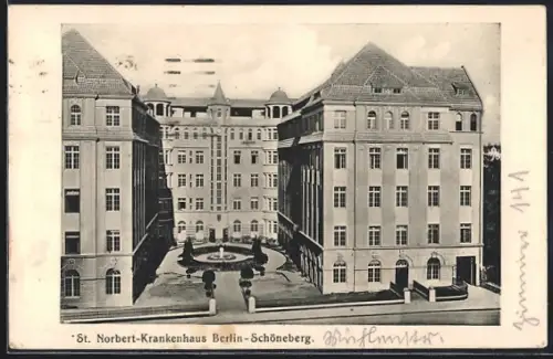 AK Berlin-Schöneberg, St. Norbert-Krankenhaus, Hauptgebäude, Brunnen