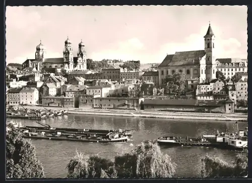 AK Passau, Dom u. Stadtpfarrkirche, Panorama mit Frachtern aus der Vogelschau