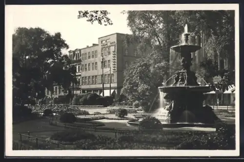 AK Düsseldorf, Brunnen am Corneliusplatz