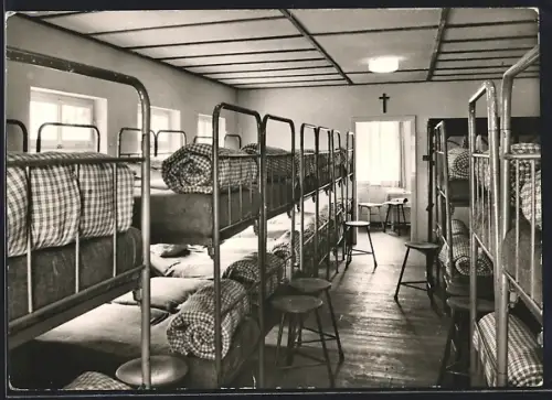 AK Aachen, Jugendheim d. Atg 1862 e. V., Innenansicht vom Gr. Schlafsaal