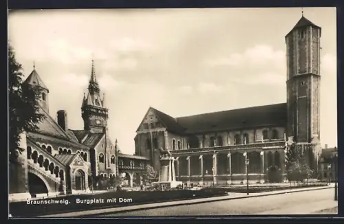 AK Braunschweig, Burgplatz mit Dom
