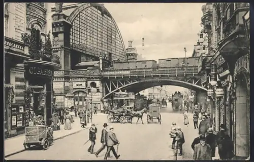 AK Berlin, belebte Szene am Bahnhof Friedrichstrasse