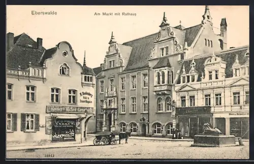 AK Eberswalde, Kaiser`s Kaffee-Geschäft und Rathaus am Markt