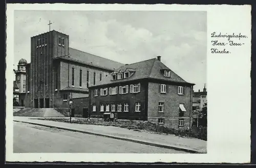 AK Ludwigshafen / Rhein, Ansicht der Herz-Jesu-Kirche