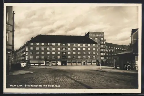AK Hannover, Strasse am Stephansplatz mit Hochhaus