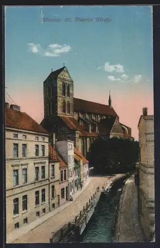 AK Wismar, St. Nikolai-Kirche mit Strassenpartie