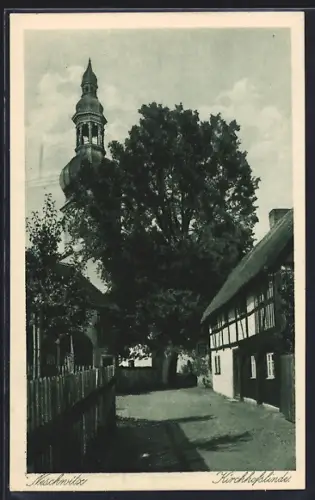 AK Neschwitz, Ortsansicht mit Kirchhofslinde