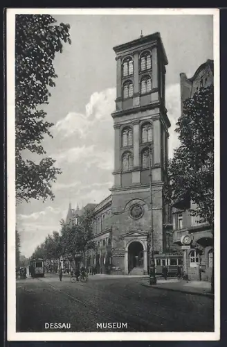 AK Dessau, Strassenpartie mit Museum und Strassenbahn