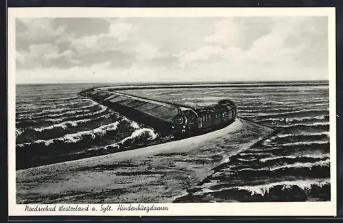 AK Westerland a. Sylt, Hindenburgdamm mit Zug