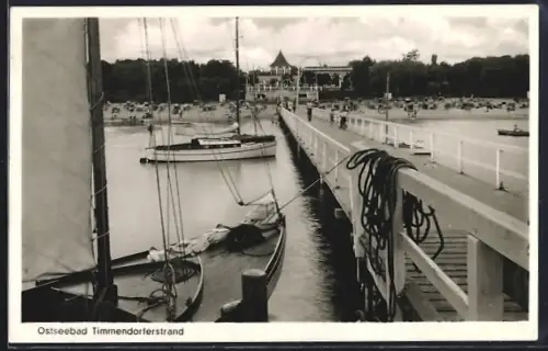 AK Timmendorferstrand, Steg mit Segelschiff