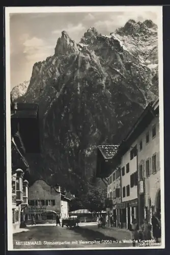 AK Mittenwald, Strassenpartie mit Viererspitze und Westlicher Karwendelspitze