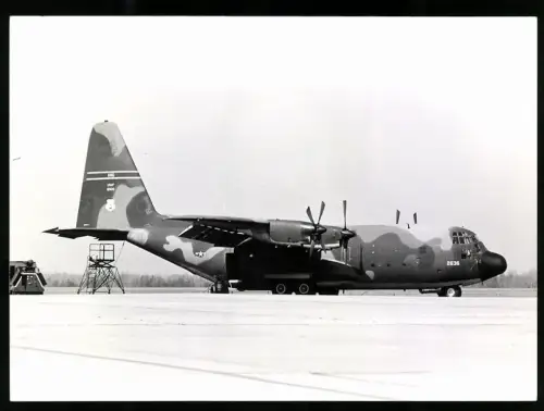 Fotografie Flugzeug Lockheed C-130 Hercules der USAF 12836