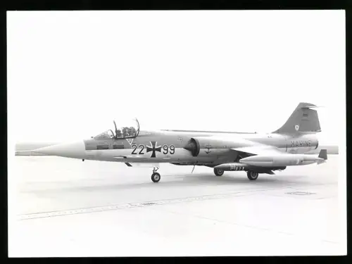 Fotografie Flugzeug Lockheed F-104 Starfighter, Kampfjet Marinegeschwader 22 der Bundeswehr 22-99
