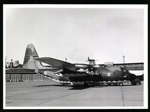 Fotografie Flugzeug Lockheed C-130 Hercules USAF 21295 in Berlin-Tempelhof