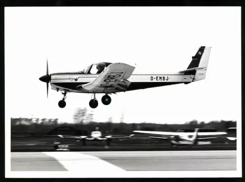 Fotografie Flugzeug Zlin 50 Kunstflugzeug Kennung D-EMBJ