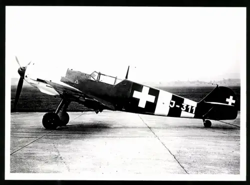 Fotografie Flugzeug Jasta Jagdflugzeug der Schweizer Luftstreitkräfte J-311