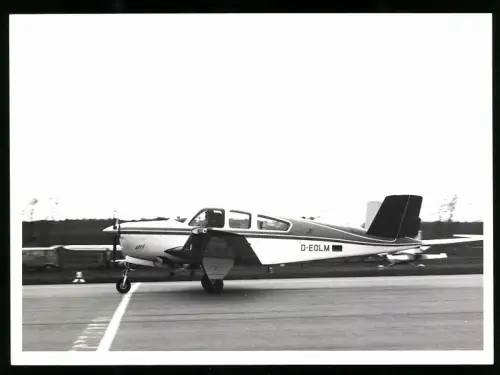 Fotografie Flugzeug Einmotoriger Niederdecker D-EOLM