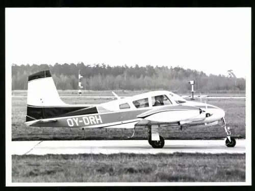 Fotografie Flugzeug Cessna 310 Kennung OY-DRH