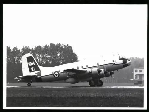Fotografie Flugzeug Hastings Royal Air Force TG503 kurz nach der Landung in Gatow