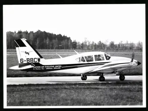 Fotografie Flugzeug Piper PA-23 Apache / Aztec Eastern Air Executive Limited, G-BBCW