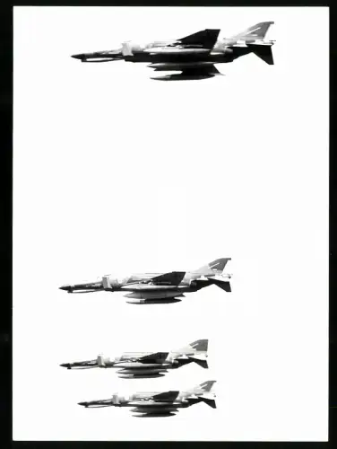 Fotografie Flugzeug Douglas F-4 Phantom, Jasta Kampfjets der Luftwaffe im Formationsflug