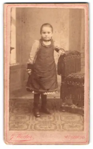 Fotografie G. Wacker, Würzburg, Randersackerstr. 4, Frau Schmidt als kleines Mädchen
