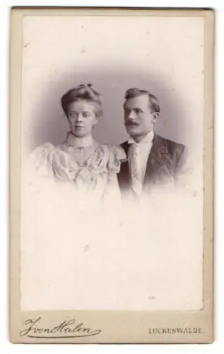 Fotografie J. von Halen, Luckenwalde, Breite Str. 21, Herr und Frau Tiltze im Porträt