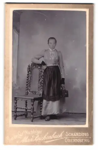 Fotografie Max Reichenbach, Schärding, Bahnhofstrasse 183, Maria Urlasberger Pfaffing im Alter von 18 Jahren