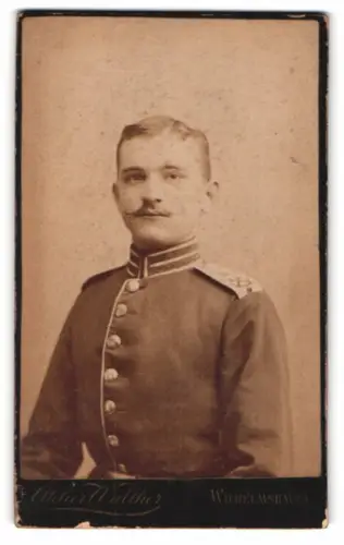 Fotografie Atelier Walther, Wilhelmshaven, Roon-Str. 74b, Matrose des Seebataillons in Uniform