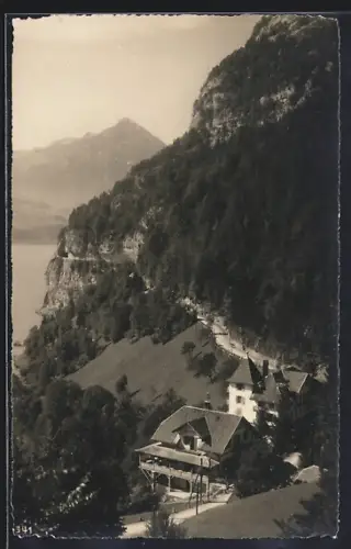 AK Sundlauenen am Thunersee, Ortsansicht mit Strasse u. See aus der Vogelschau